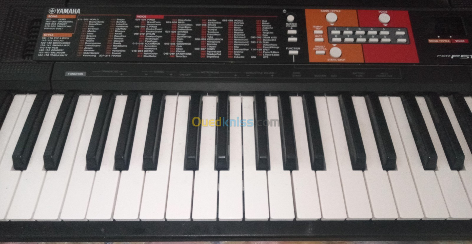 Santi Yamaha PSR F51 