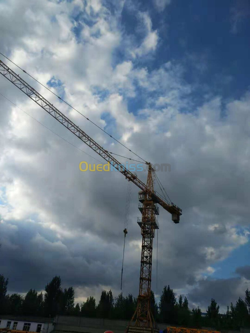 GRUE A TOUR DAHAN Neuve (6 Tonnes)