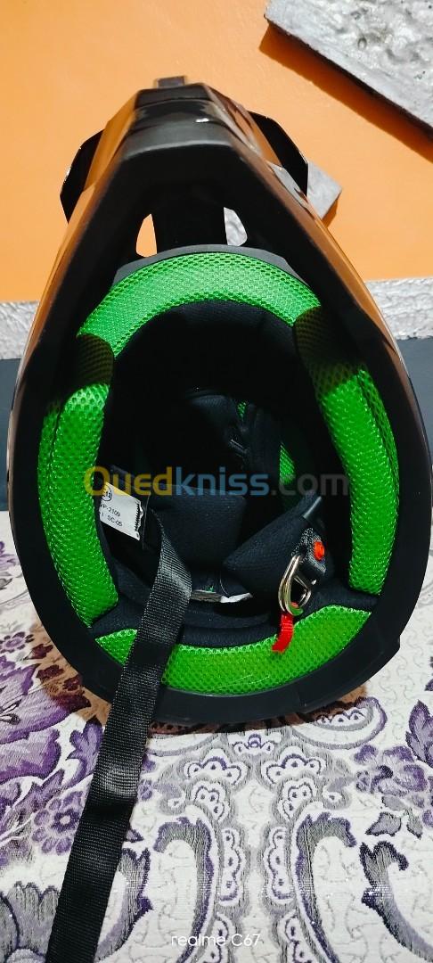 Casque moto 