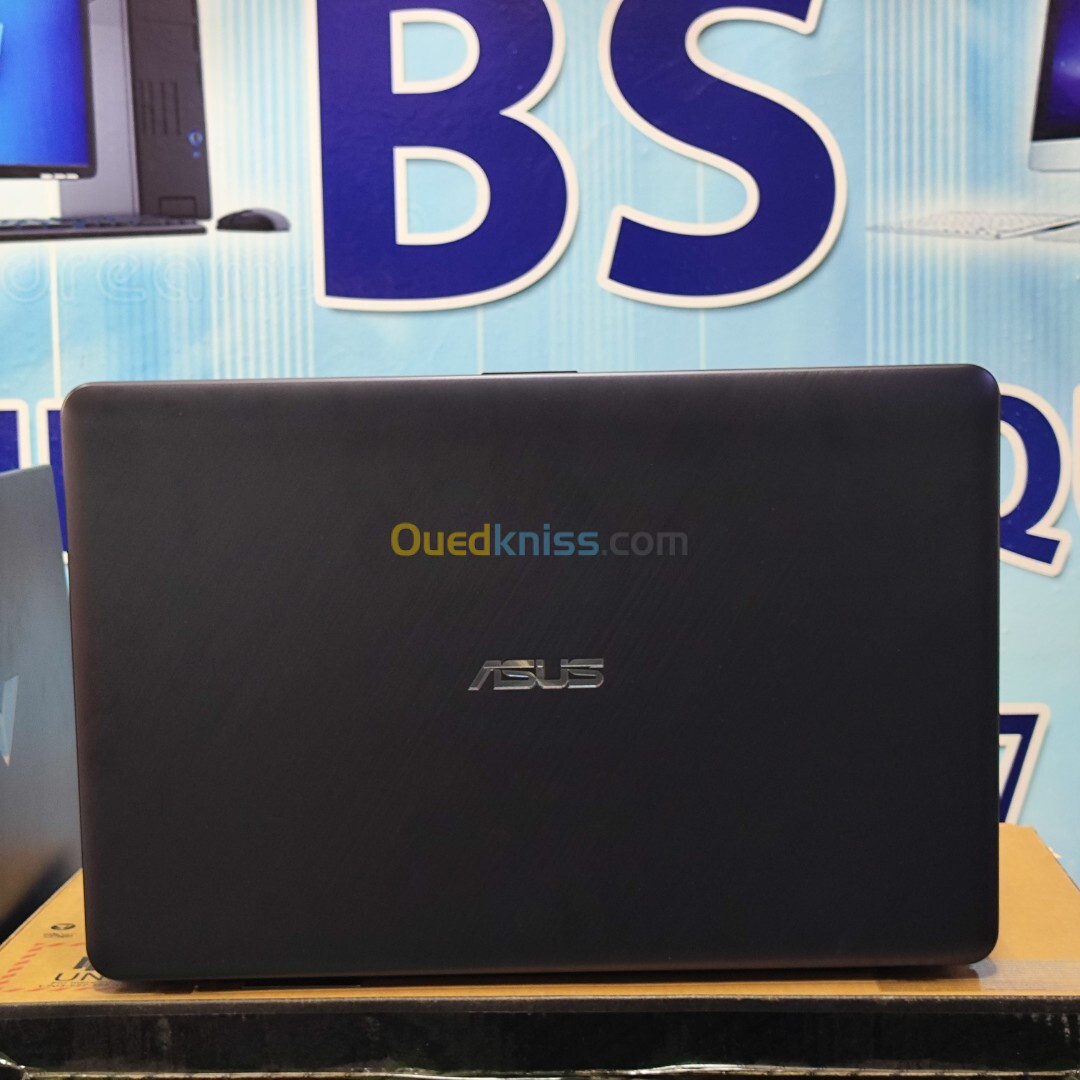 Asus X543M Intel Celereon N4020 04Go Ram DDR4 256Go SSD 15.6" HD+ Intel UHD Graphics