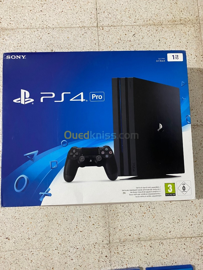 PS4 Pro 1To Jet Black CUH-7016B