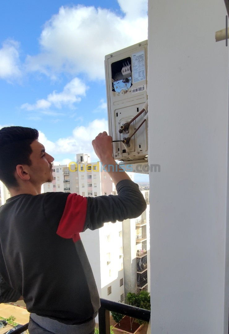 Installateur installation climatiseurs Oran تركيب مكيفات الهوائية وهران 