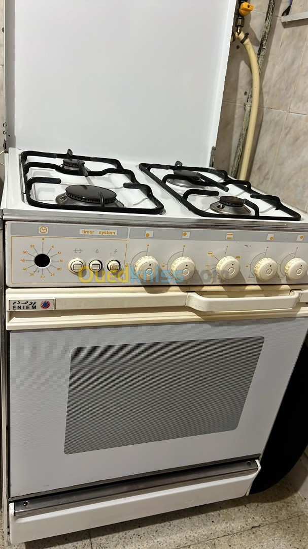 Cuisinière n9aya eniem tech3al mlih w la chaleur te3 lfour mliha bzzff 