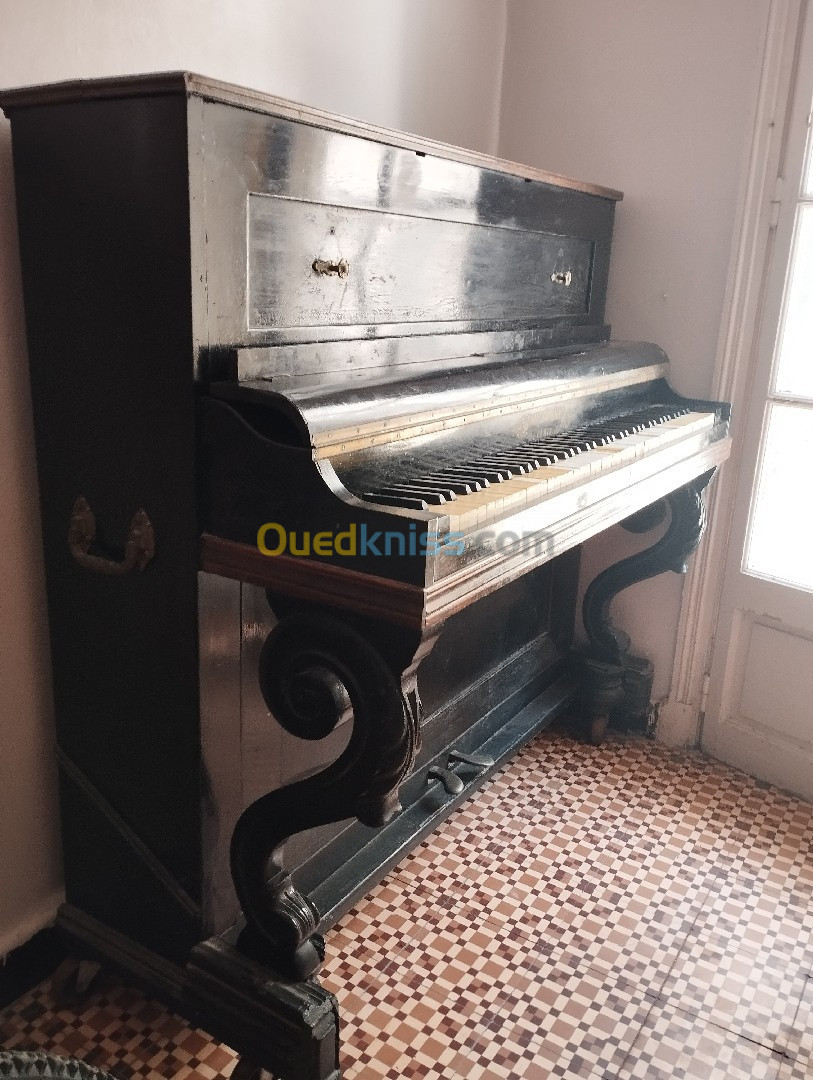 Piano droit jeanpert paris opérationnel 