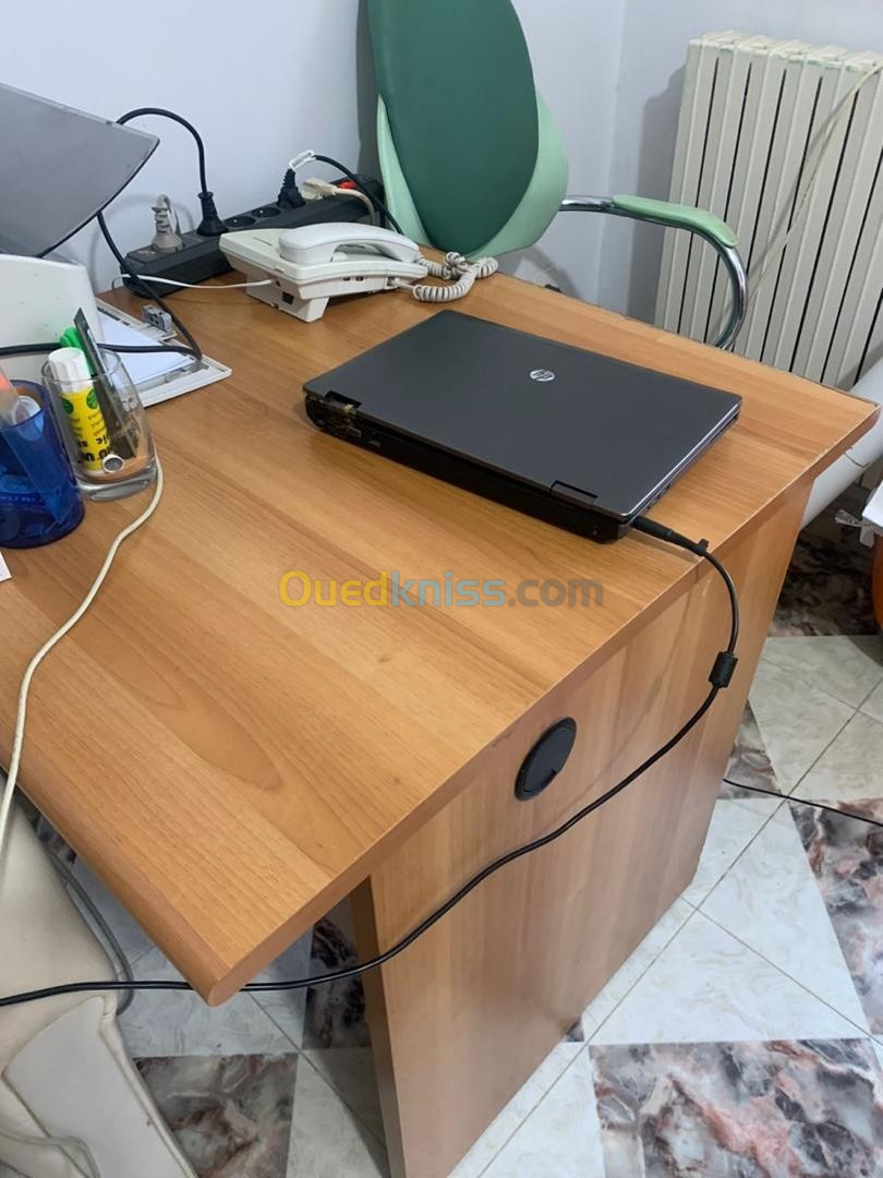 Je Vends mobiliers de bureau occasion et divers accessoires 