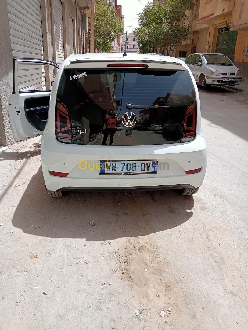 Volkswagen Up 2021 Bleu montion