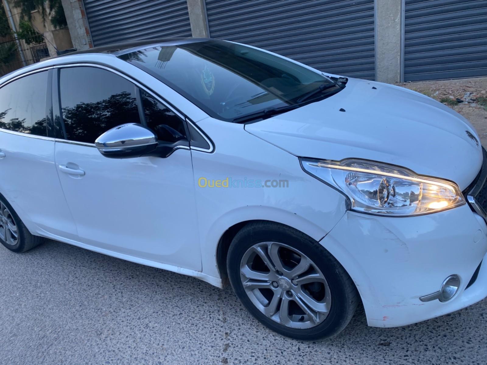 Peugeot 208 2015 Allure