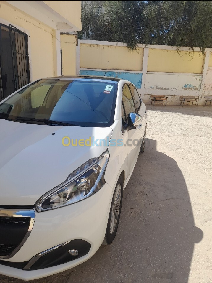 Peugeot 208 2016 