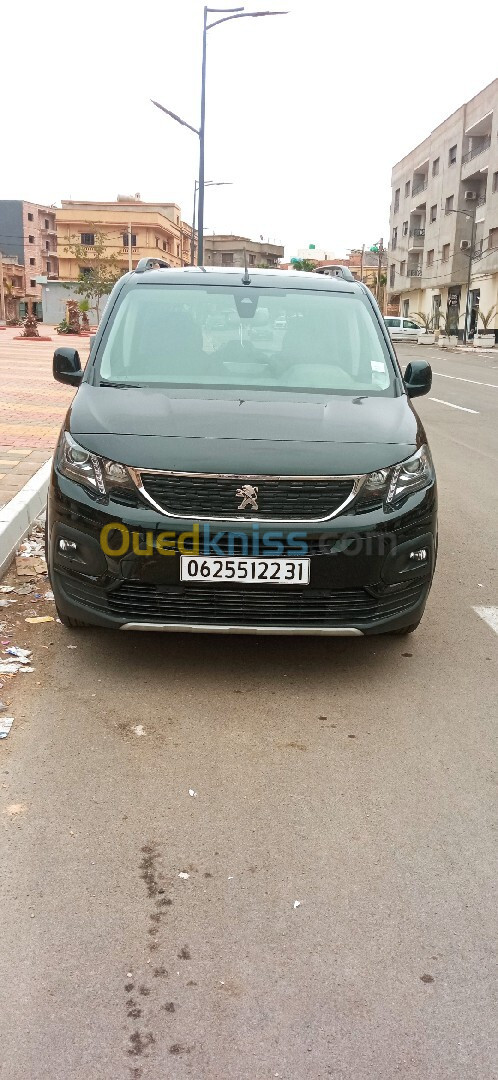 Peugeot Rifter 2022 Alur