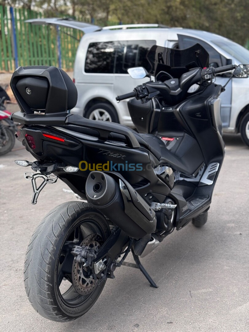 Yamaha Tmax 560 2022