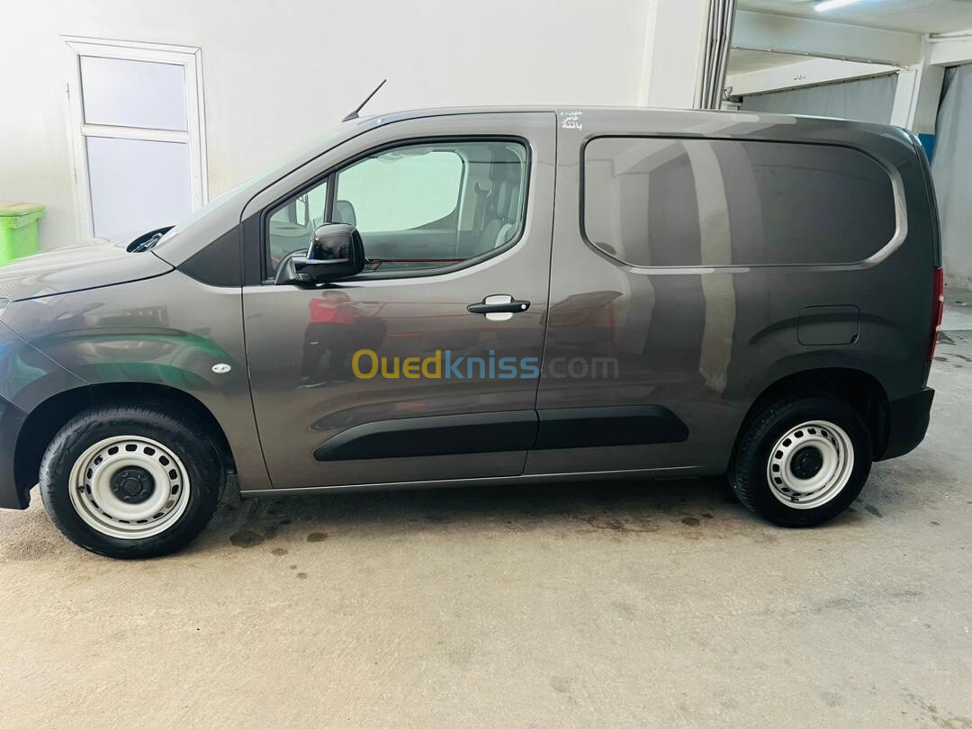 Fiat Doblo 2024 Italien