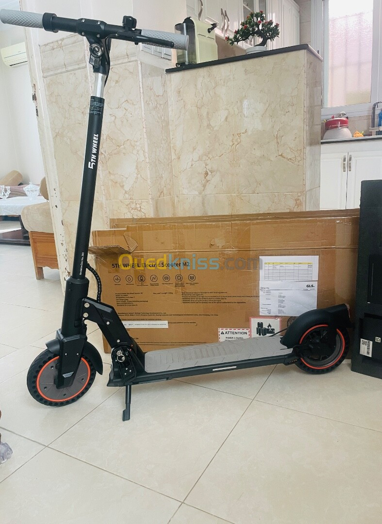 5TH WHEEL Electric Scooter M2 5TH 2024