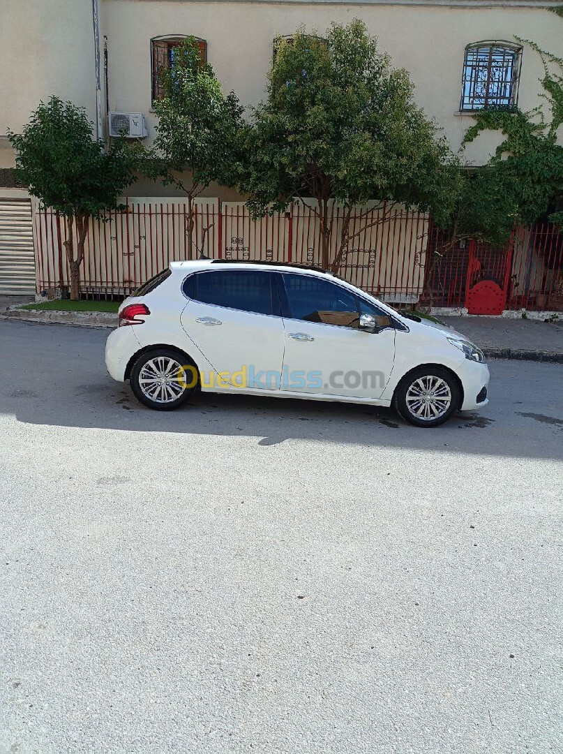 Peugeot 208 2020 Allure Facelift