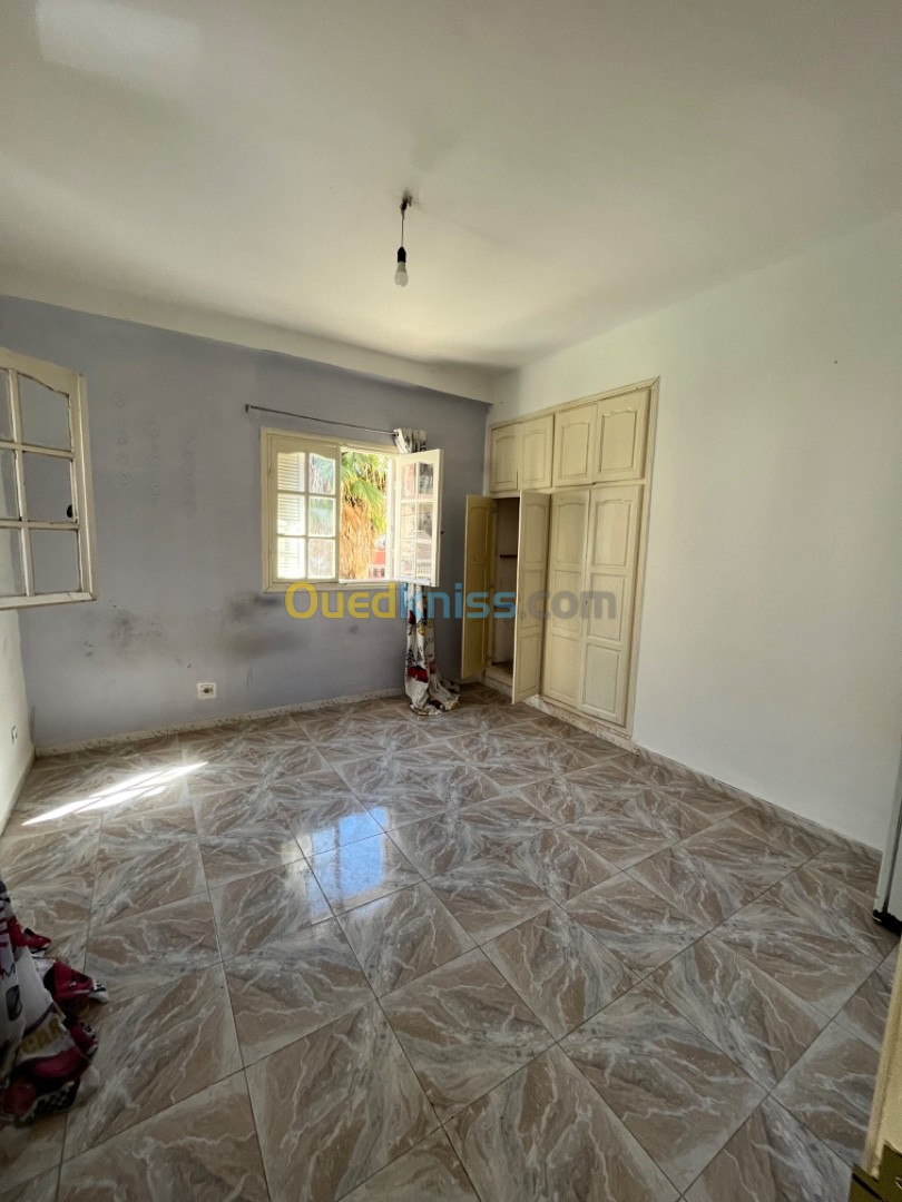 Location Appartement F03 Alger Bouzareah