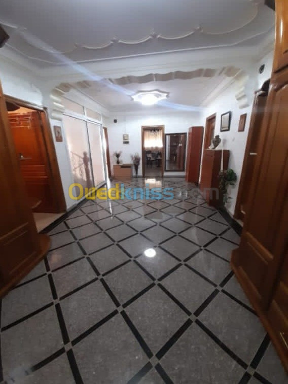 Rent Villa floor F7 Algiers Ain benian