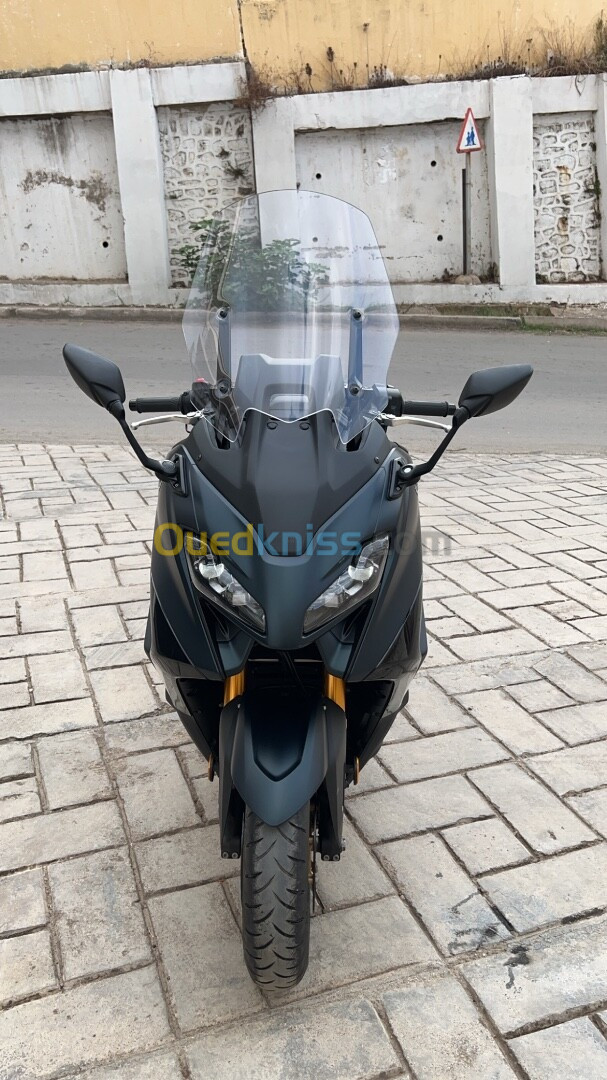 Yamaha T-max 560 2023