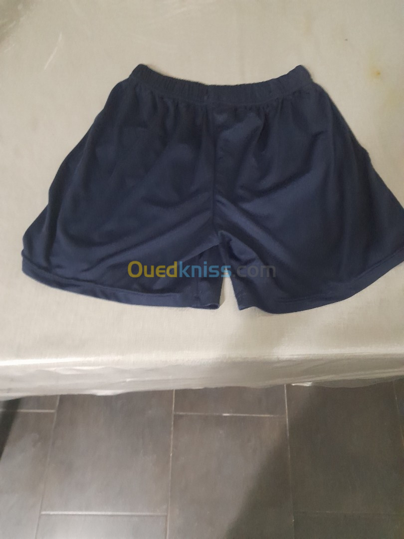 Maillot de lalgerie avec son short Adidas ( c des vrais )