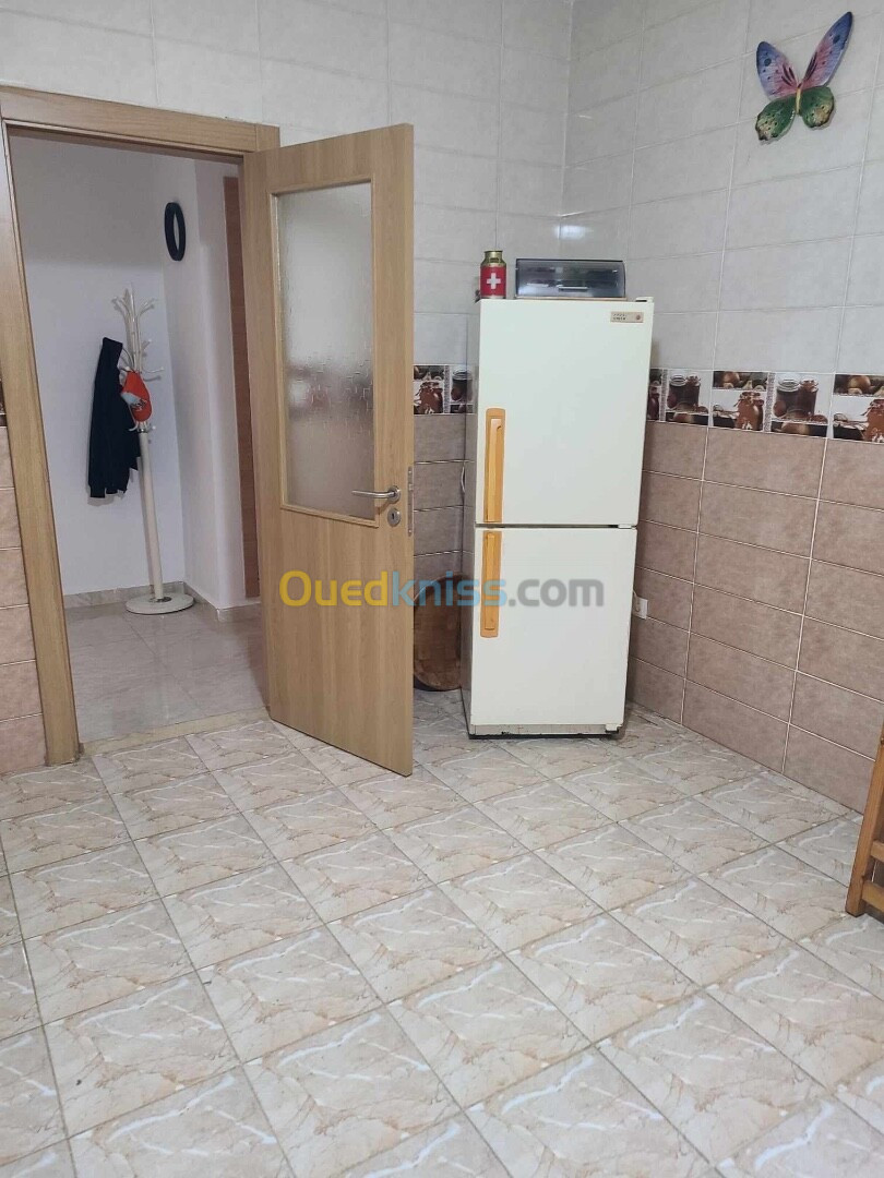 Location Appartement F4 Alger Bordj el bahri