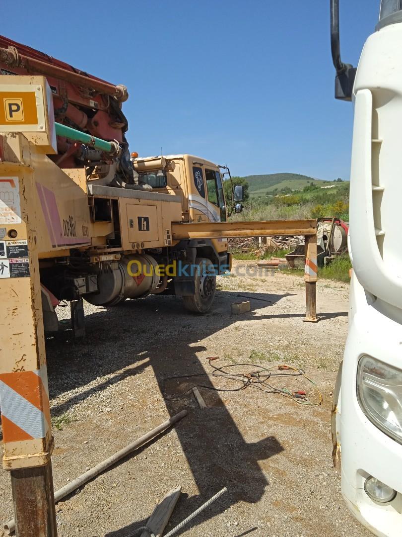 Daewoo Camion pompe a béton 2005