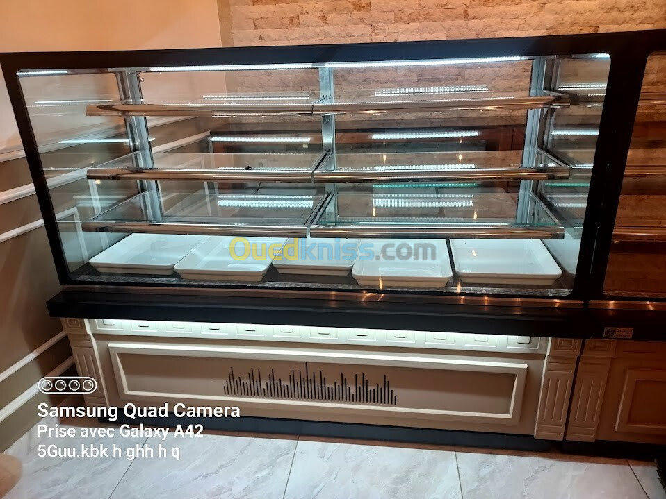 Vitrine premium ventilée réfrigérée SIMAFE G20