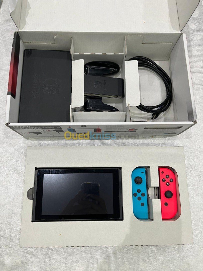 Console switch Nintendo très peu servi