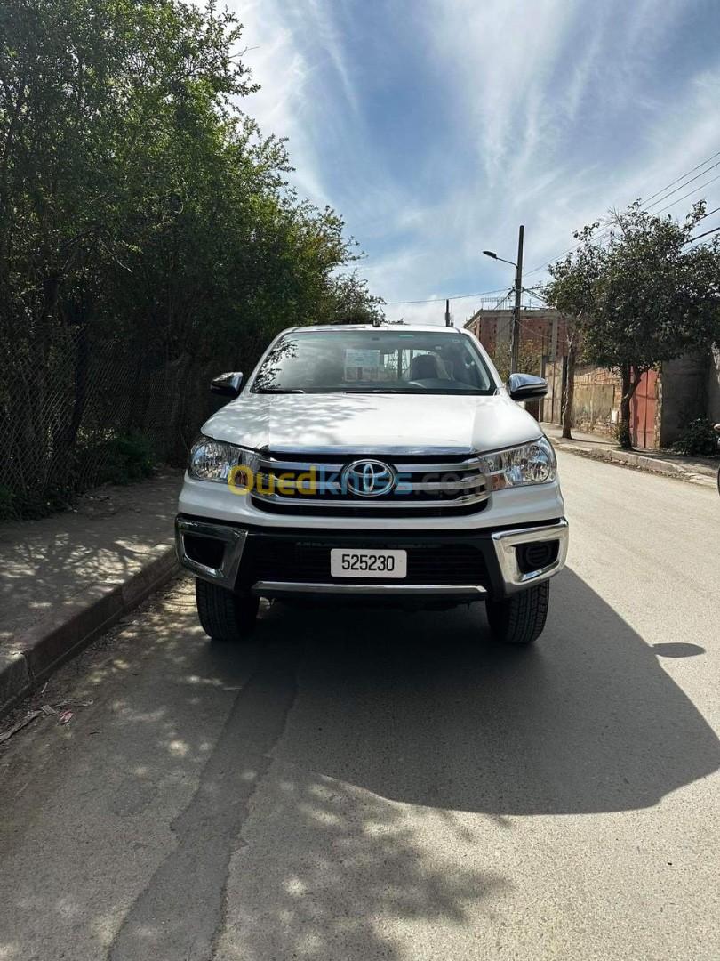 Toyota Hilux 2022 LEGEND DC 4x4