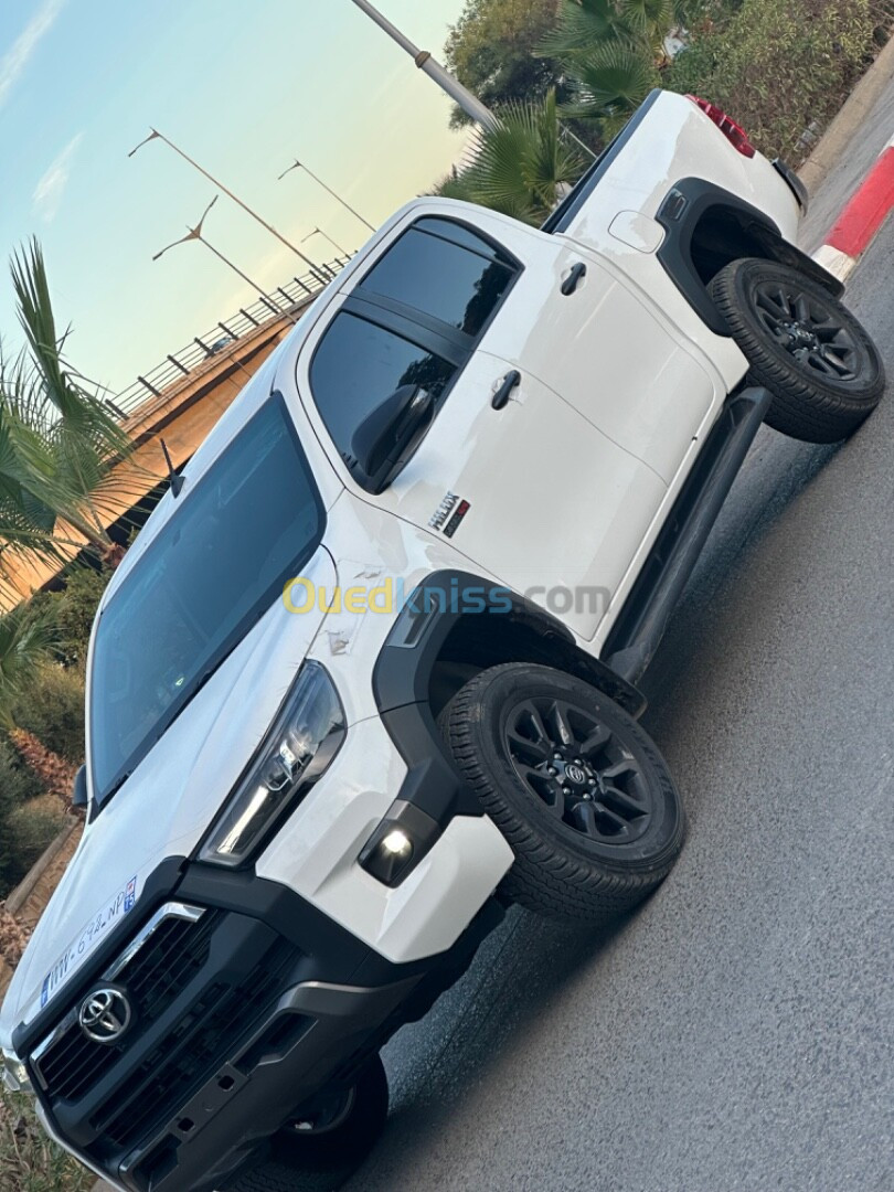 Toyota Hilux 2024 Adventure