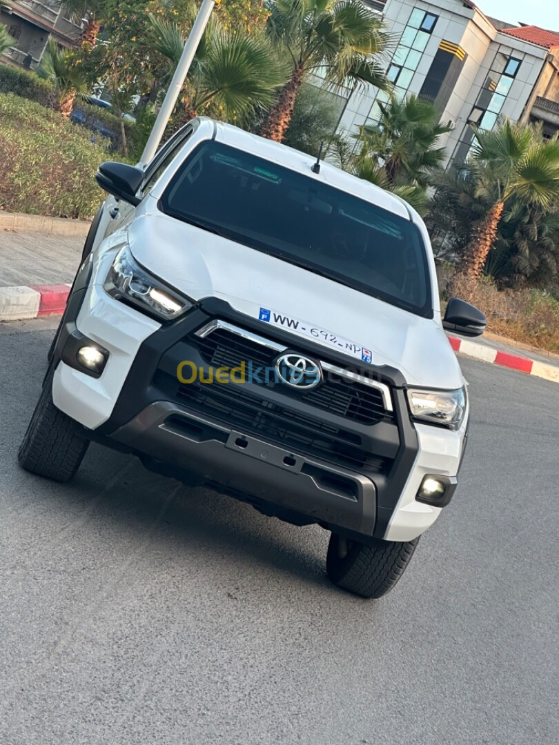 Toyota Hilux 2024 Adventure