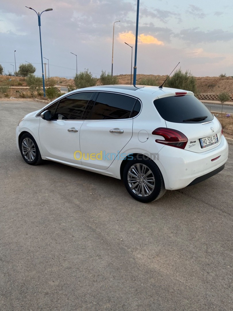 Peugeot 208 2015 Access Facelift