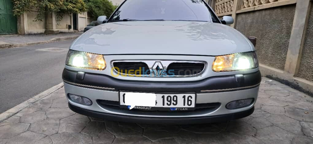 Renault Laguna 1 1999 Inisiale Paris