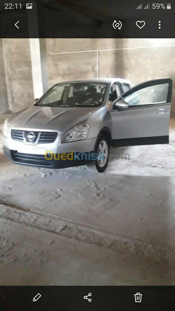 Nissan Qashqai 2011 5 مقاعد