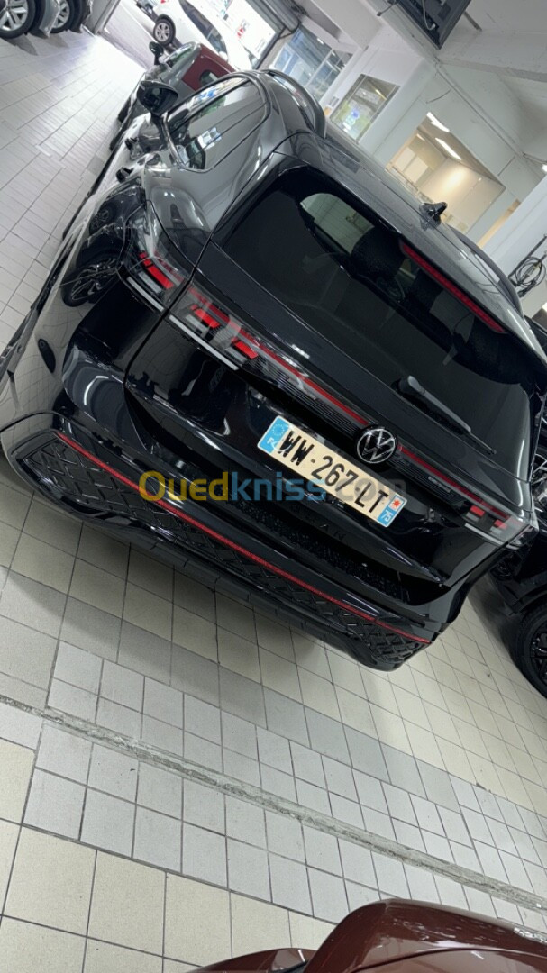 Volkswagen Tiguan full options 2024 193 ch black black