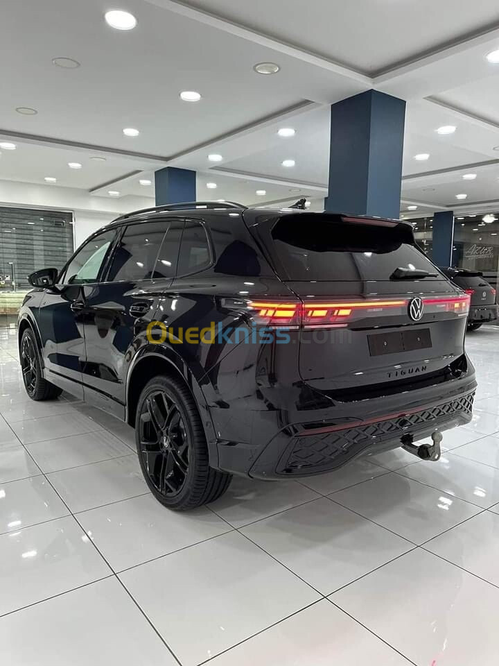 Volkswagen Tiguan 2024 Full options R Line black black