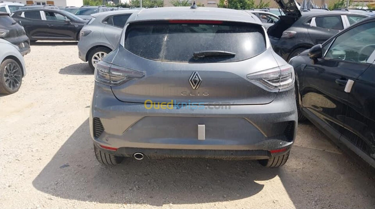 Renault Clio 5 évolution gris nardo et gris souris 2024 Carte grise