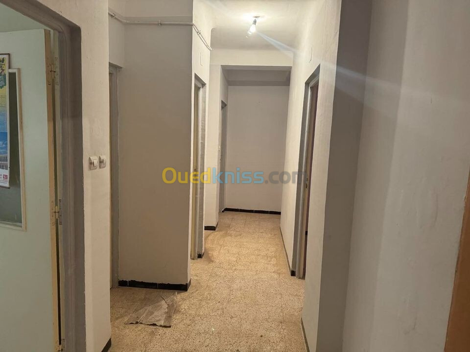 Location Appartement F4 Constantine El khroub