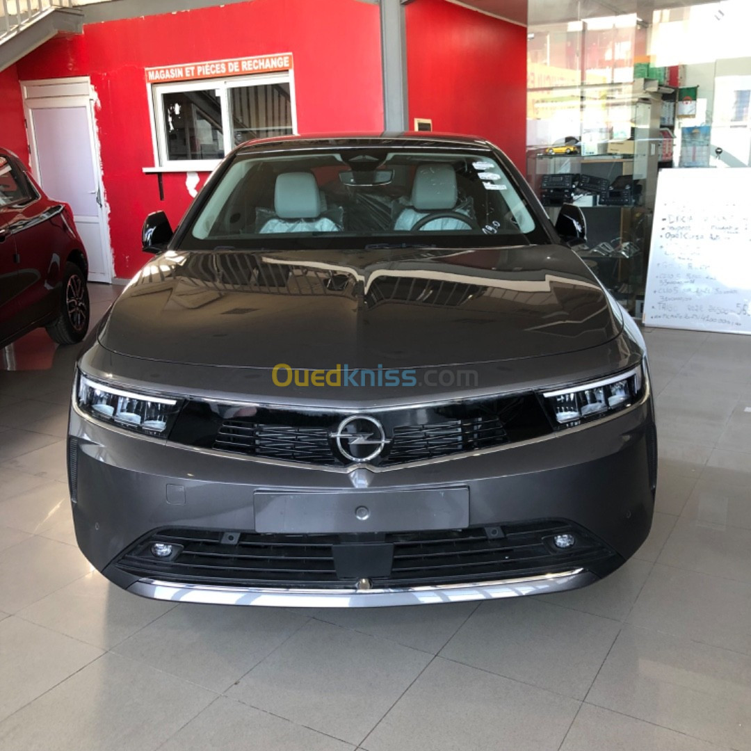 Opel Astra 2023 