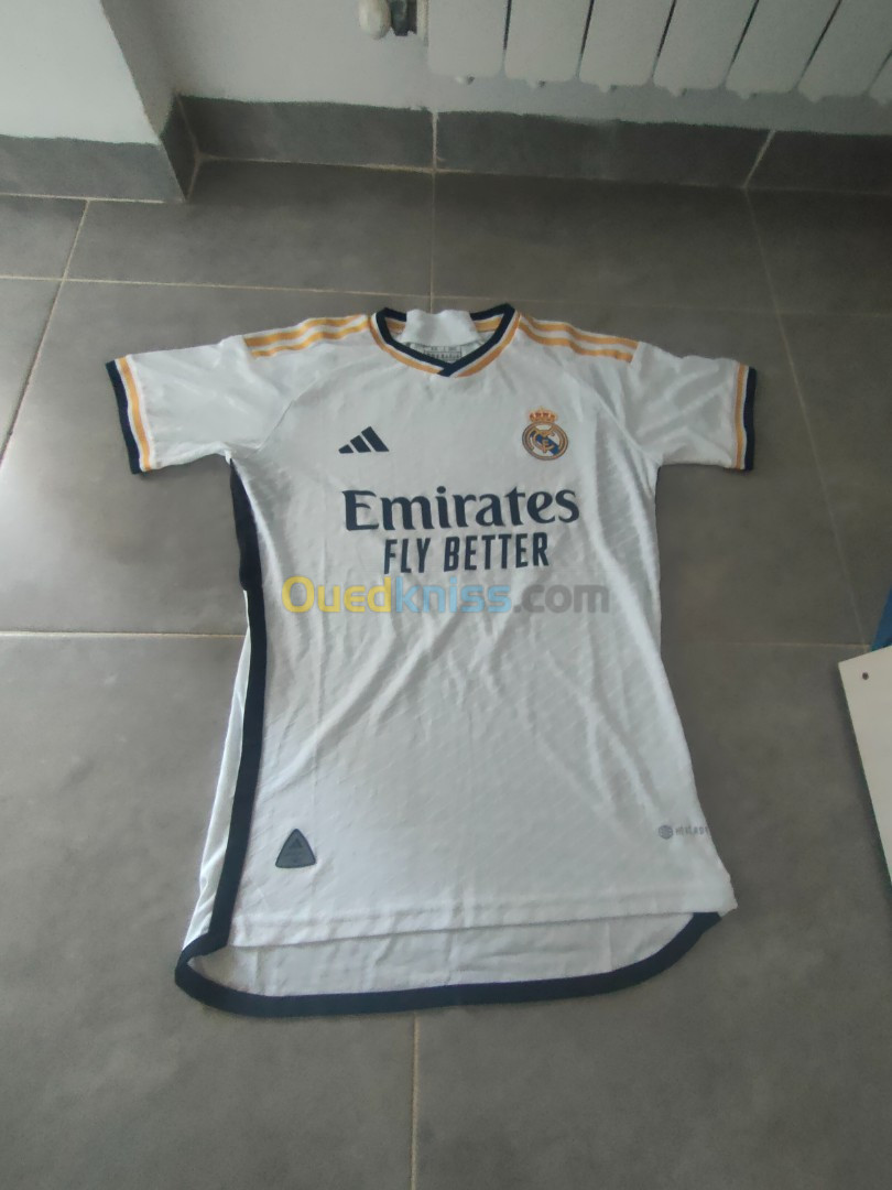 Maillot Real Madrid 23/24 domicile 