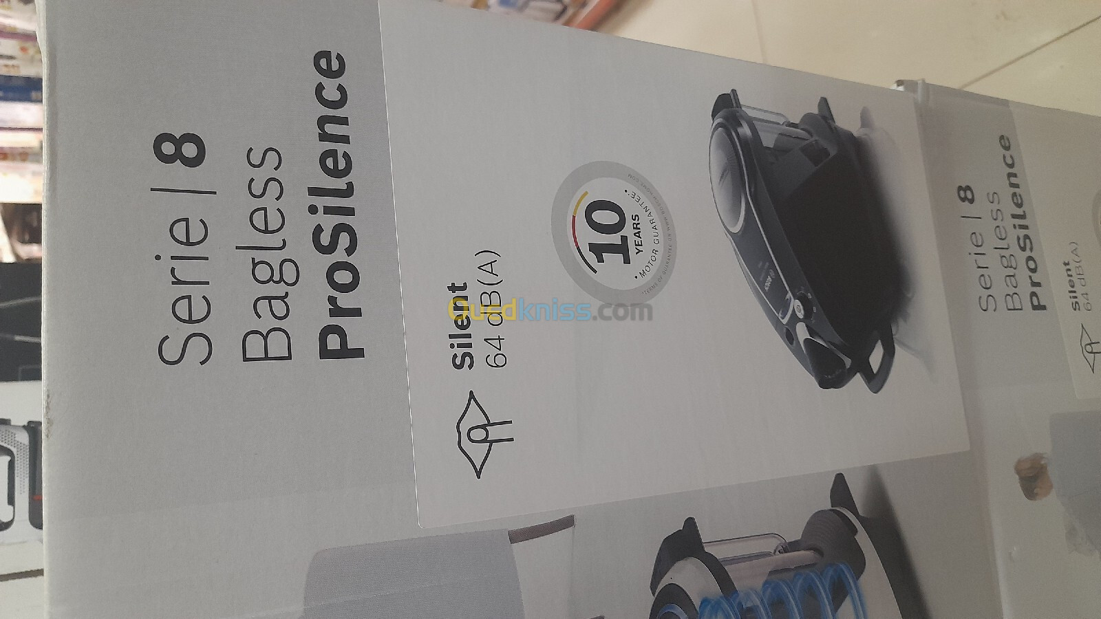 Bosch  Série 8, aspirateur traîneau sans Sac ProSilence