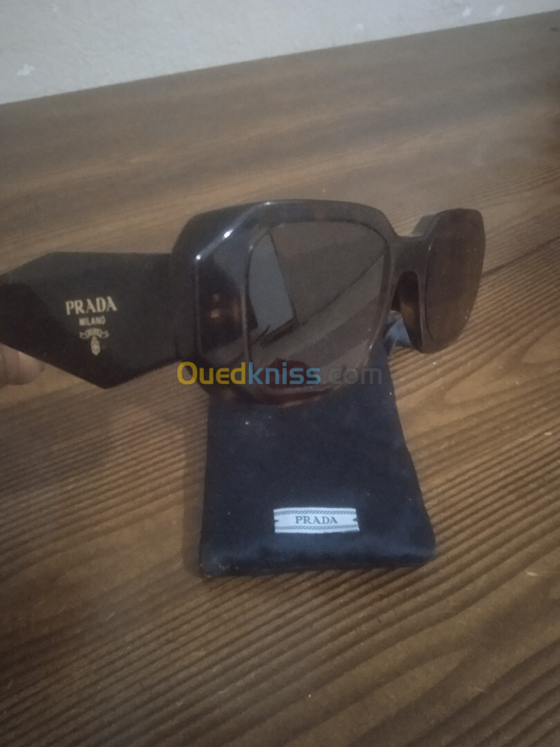 Lunettes prada milano originale 