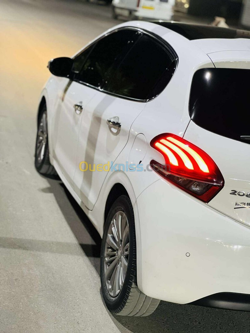 Peugeot 208 2018 Allure