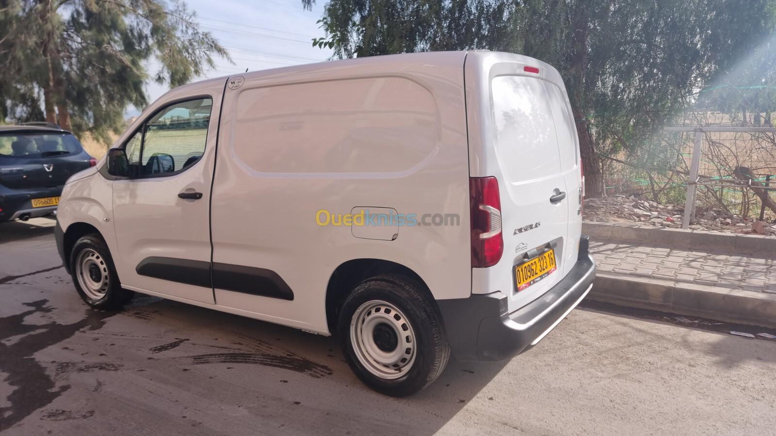 Fiat Doblo 2023 Tole