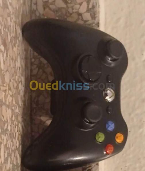 xbox 360 مانات وحدة مفلاشية و مقليتشية فيه 250g  état10/10 كلشي مريقل نظيفة الله يبارك