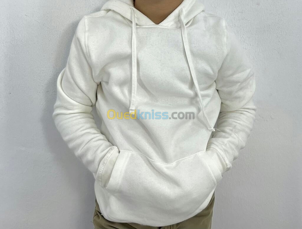 Hoodie enfant regular taille: 6 ans. 8 ans. 10 ans 12 ans 14 ans  livraison disponible 