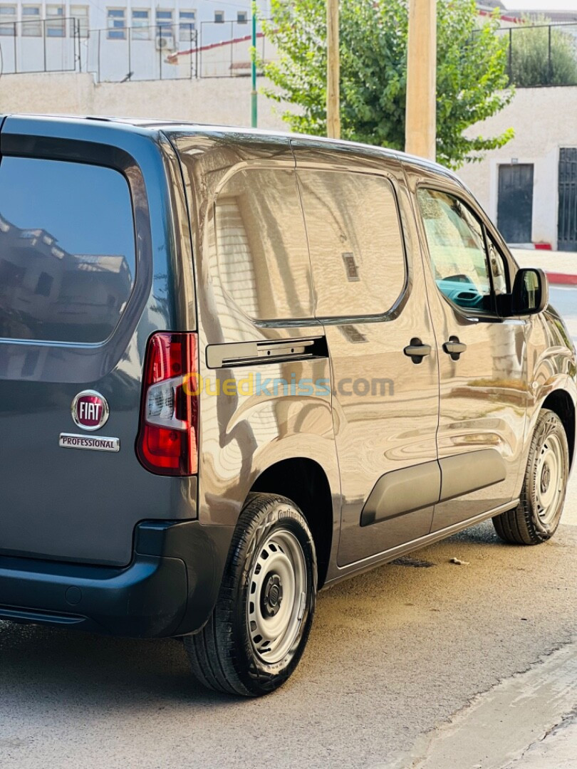 Fiat DOBLO 2023 Italya