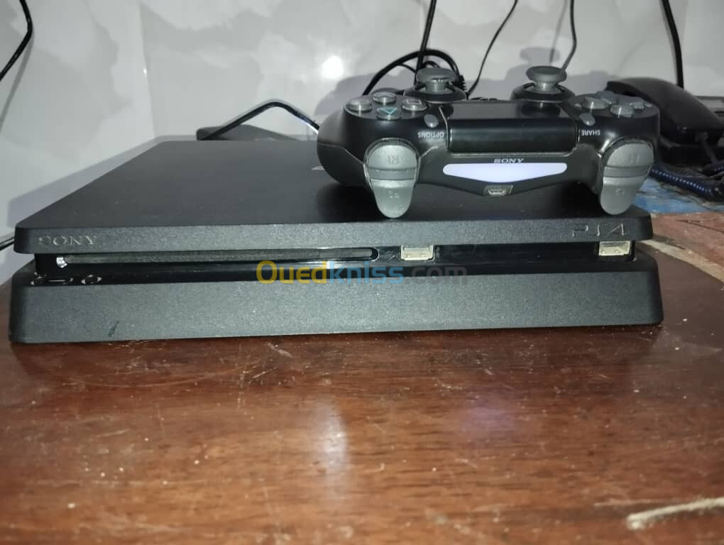 PS4 slim 