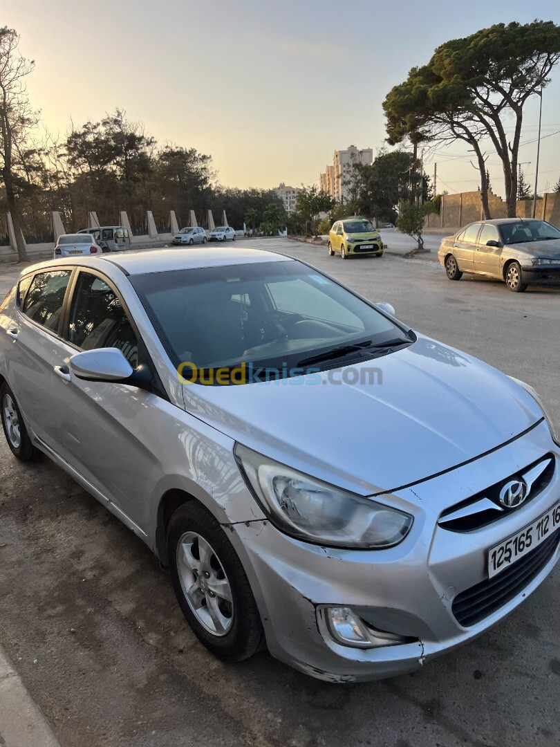 Hyundai Accent RB  5 portes 2012 