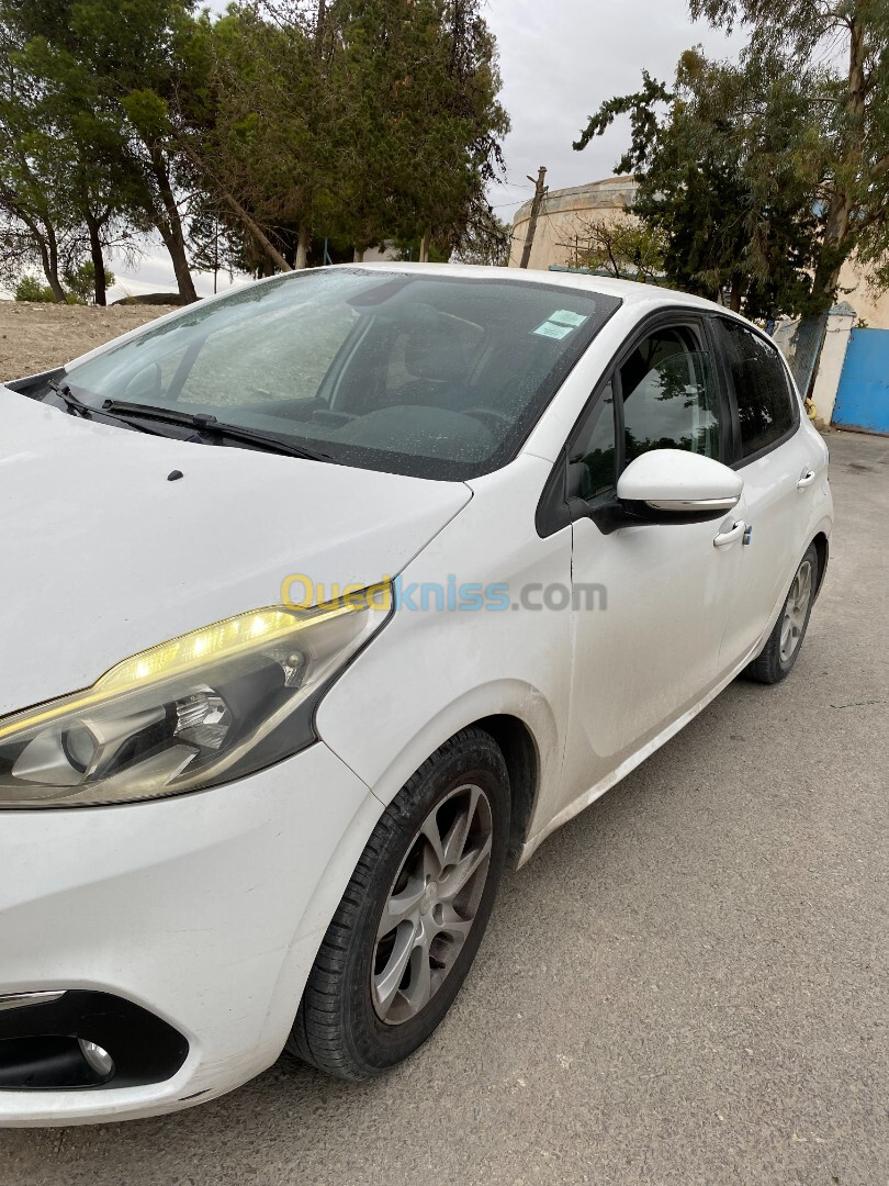 Peugeot 208 2016 