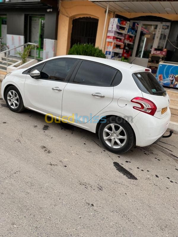 Peugeot 208 2014 Allure