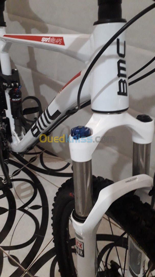 Vélo BMC double suspension taille L 27.5