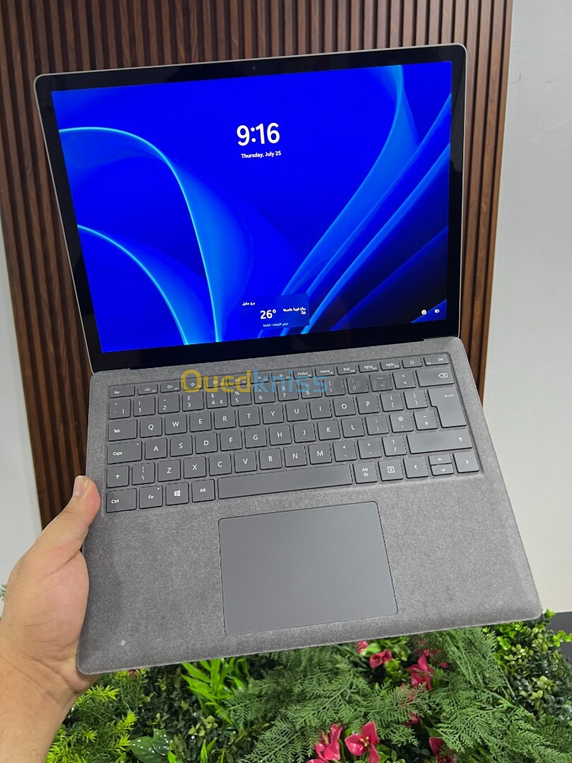 Surface 3 tactile 2k  Venu UK الاناقة 